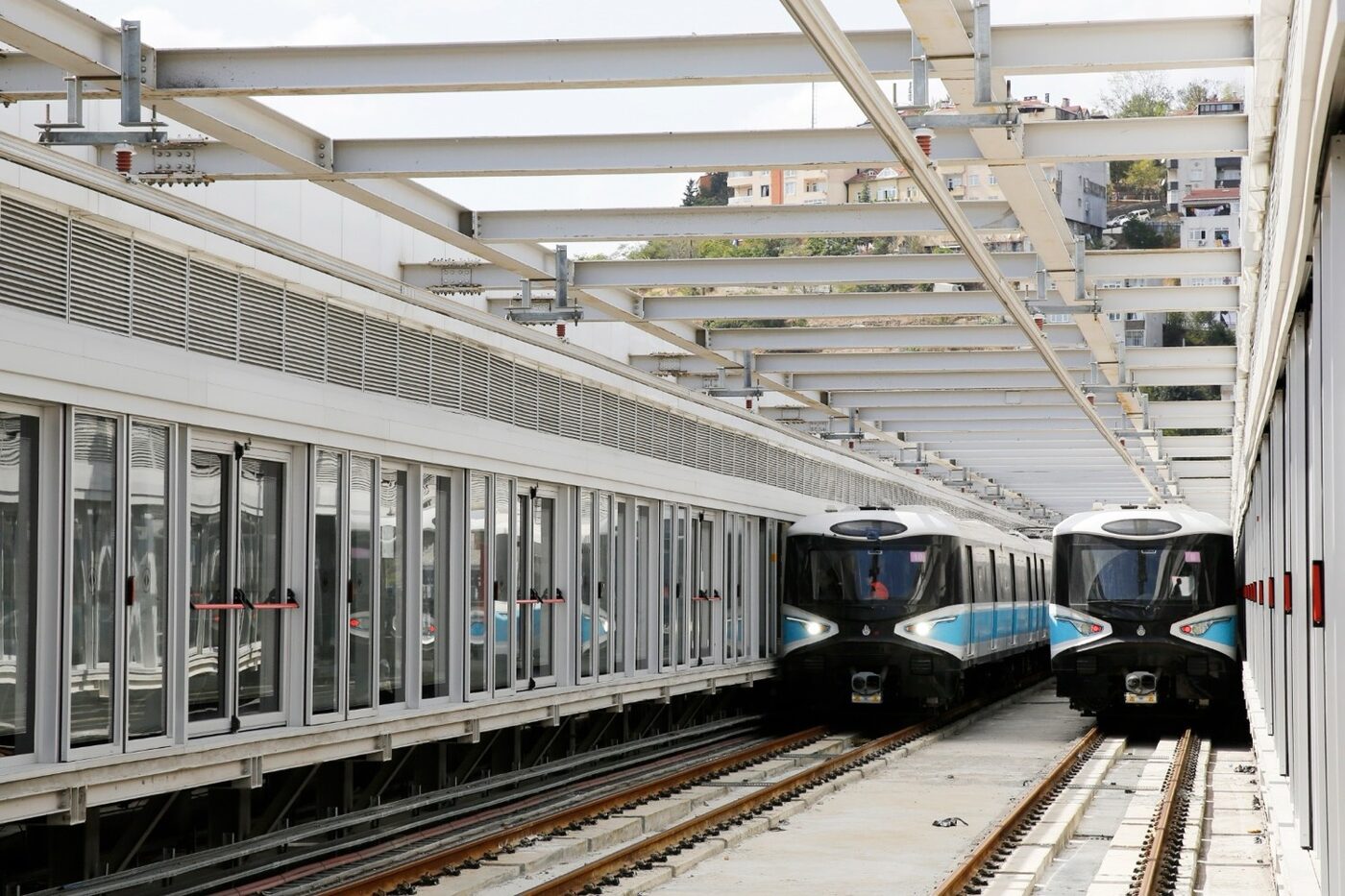 M7 Kağıthane peron alüminyum doğrama ve cam